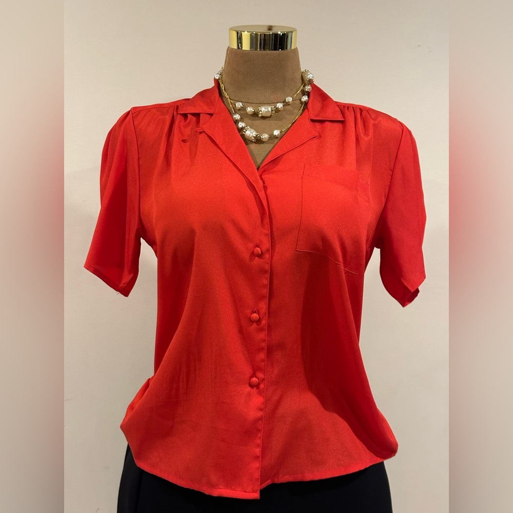 Dana AshleyVintage Red Button Down Collard  Shorts Sleeves.Pleated Blouse Sz 10.
